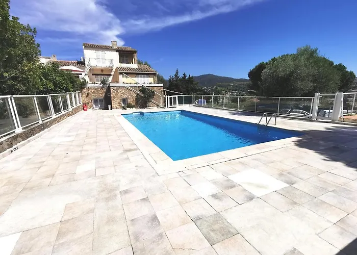 Superbe Appartement Avec Piscine Et Stationnement