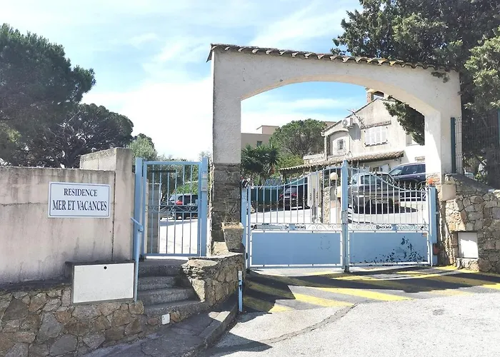 Superbe Appartement Avec Piscine Et Stationnement